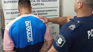 Policía de Buenos Aires allana taller mecánico y recupera moto Honda XR 250 robada