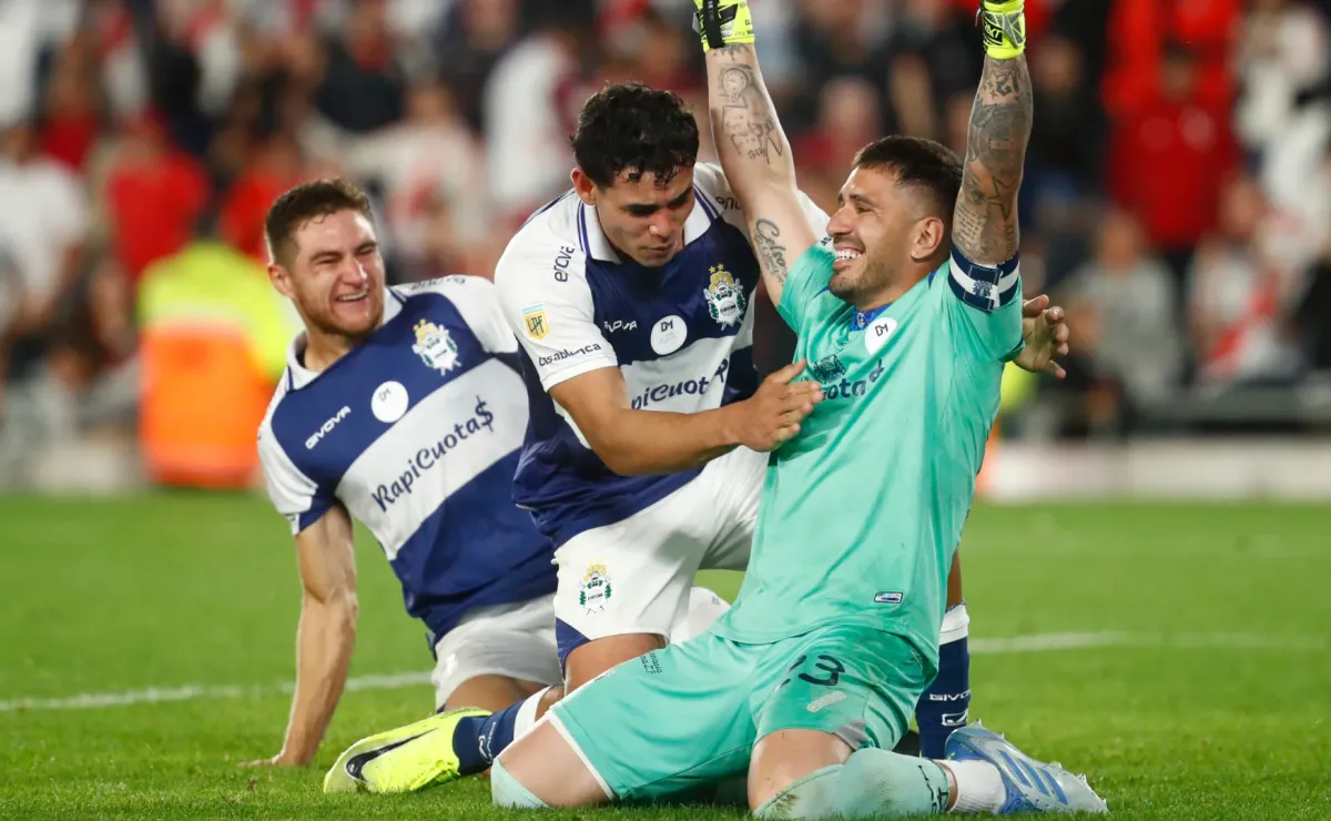 Gimnasia tomó aire ante River y sueña con quedarse en Primera: qué necesita para salvarse