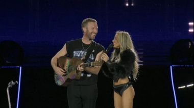 Chris Martin sorprendió en Tecnópolis y cantó junto a Tini Stoessel