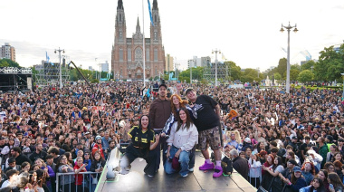 Plaza Moreno vibró con OLGA: más de 30 mil personas en la Semana de la Música