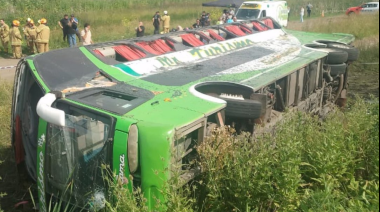 Tragedia en Ruta 2: volcó un micro camino a Mar del Plata y hay dos muertos y varios heridos
