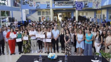 La intendencia entregó certificados a 143 nuevos Recreadores de Grupo