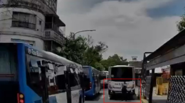 Confusión en la calle: el video del inspector atropellado que asombra a todos