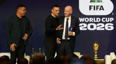Infantino pidió disculpas a Scaloni por el insólito episodio de los guantes y lo invitó a tocar la Copa