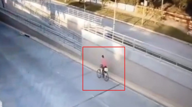 La Plata: Insólito accidente de un ciclista
