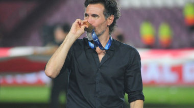 ¿Cuándo renueva Eduardo Domínguez su contrato con Estudiantes?