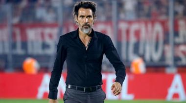 Eduardo Domínguez renovó contrato y seguirá como DT de Estudiantes hasta 2027