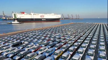 Caputo defendió la llegada de 5.000 autos chinos y anticipó una baja de precios