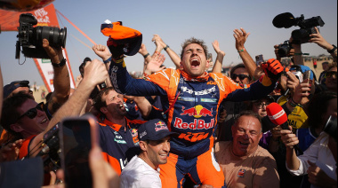 El milagro de Luciano Benavides: de estar casi fuera por una lesión a ganar el Dakar en un final de película