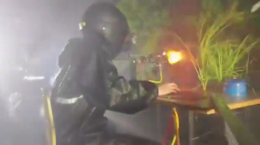 El simulador de combate más peligroso del mundo: el gamer que recibe explosiones reales cada vez que le disparan