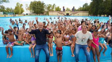 Alak visitó la colonia de verano de la ‘Repu’, que reúne a más de 700 niños y niñas