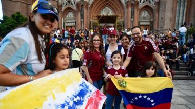 Venezolanos en La Plata piden calma y organización ante la crisis en Venezuela