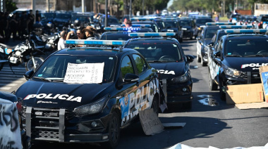 Santa Fe sanciona a policías tras protestas y acuartelamientos por reclamos salariales