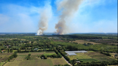 Incendio fuera de control avanza sobre el Parque Pereyra Iraola