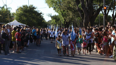 Los Hornos celebró su 143° aniversario con un colorido festejo para toda la familia