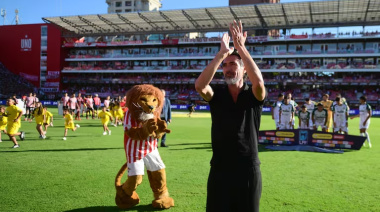 En la despedida de Domínguez, Estudiantes venció a Sarmiento y quedó como líder del Apertura