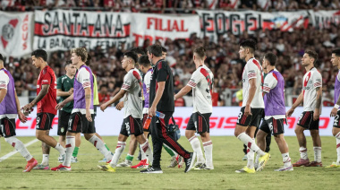 La hinchada de River insultó y responsabilizó a los jugadores por la salida de Gallardo
