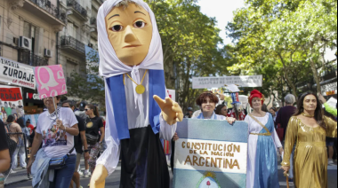 Masiva marcha en Plaza de Mayo a 50 años del golpe de Estado de 1976