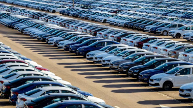 El gobierno evalúa llevar a 0% las retenciones a la exportación de autos