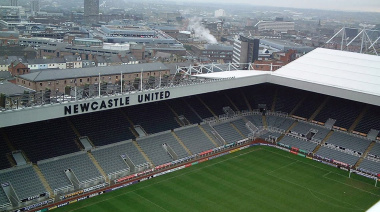 El histórico club inglés de la Premier League que vendió su estadio