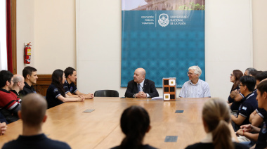 Fernando Tauber reconoció al equipo de la UNLP que desarrolló el satélite Atenea