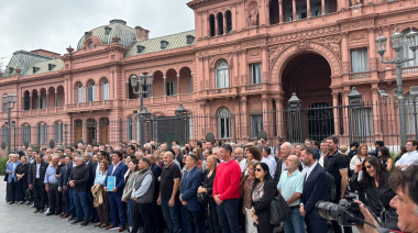 Intendentes marchan a Economía por fondos y obras paralizadas