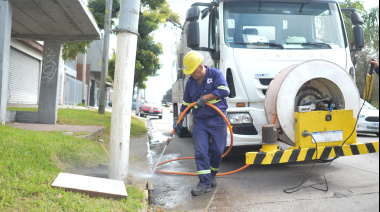 Alerta amarillo en La Plata: refuerzan la limpieza de sumideros para evitar anegamientos