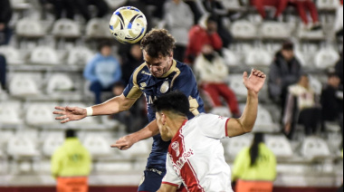 Gimnasia clasificó a octavos del Torneo Apertura tras la derrota de Huracán