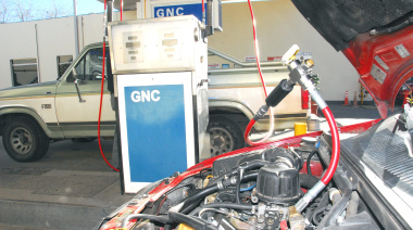 El frío ya impacta en el gas: recortes en GNC y alerta en el AMBA