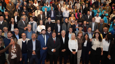 Alak acompañó la asunción de Gustavo Marín como nuevo decano de la Facultad de Ciencias Médicas