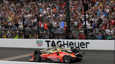Rosenqvist ganó la Indy 500 por 0.018 segundos en un final histórico