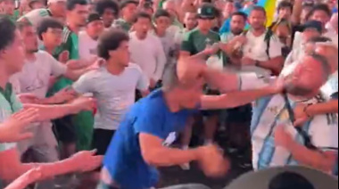 Se picó la previa: argentinos y argelinos se enfrentaron a golpes en el Times Square