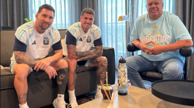 La foto cabulera de Chiqui Tapia con Lionel Messi y Rodrigo De Paul