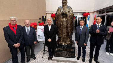 Alak, la UNLP y Xi’an: el nuevo punto de encuentro cultural sobre Avenida 1