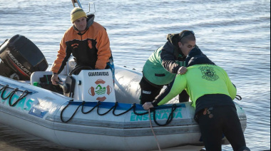Hallaron pertenencias que serían de los pescadores desaparecidos y reorientan la búsqueda en el Río de la Plata