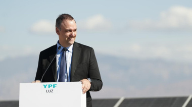 Manuel Adorni renunció al directorio de YPF tras dejar la Jefatura de Gabinete