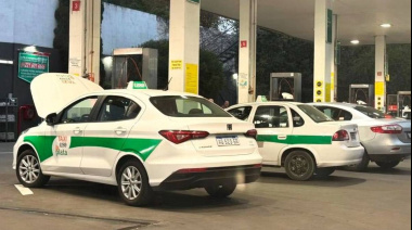 Taxistas de La Plata reclaman sanciones a las estaciones de GNC por no priorizar la carga de pasajeros