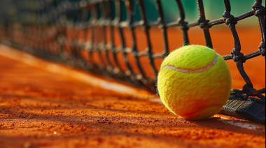 Tragedia en La Plata: un hombre de 76 años murió mientras jugaba al tenis en un club