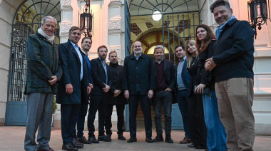 Se lanzó un grupo de intendentes para terminar con la interna entre Kicillof y La Campora