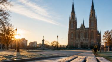 La Plata: el SMN anticipa 0°C y una tarde de 15°C este lunes