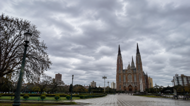 Domingo en La Plata: cielo mayormente nublado y viento del norte