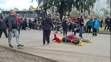 Choque del micro 202 en Berisso: así fue el operativo que asistió a más de 20 heridos