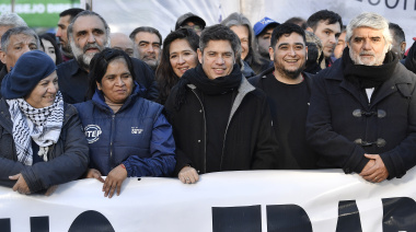 Kicillof participó de la peregrinación por San Cayetano: "Vinimos a acompañar a un pueblo que está sufriendo"