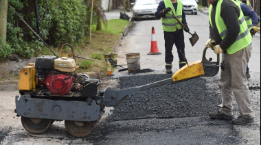 La Plata: reparan calles y avenidas en Villa Elisa, Villa Castells y City Bell