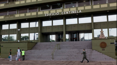 Marchan las 5 fuerzas federales para reclamar mejores salarios y condiones laborales