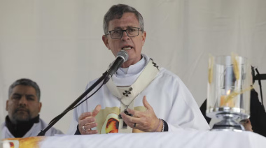 García Cuerva dio detalles de la visita de León XIV; el Papa hace carne el legado de Francisco, una cárcel, un cotolengo y cercanía con los fieles