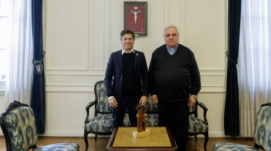 Kicillof se reunió con el presidente de la Conferencia Episcopal para organizar la visita del Papa León XIV a la Provincia