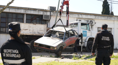 La Municipalidad retiró vehículos abandonados de distintos barrios de La Plata