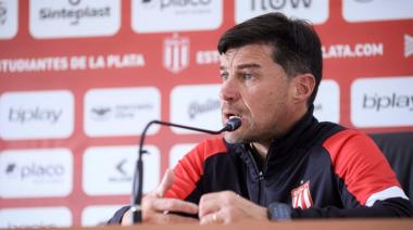 Medina, duro tras la derrota ante Vélez: "Hay futbolistas que están por debajo de sus condiciones"