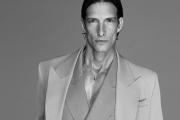 Iván de Pineda posó para Versace después de 27 años